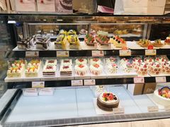 -罗森尼娜(德思勤店)