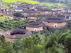 -初溪土楼群