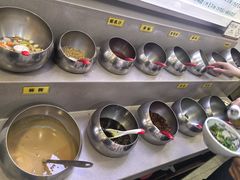 -毛辣果·贵州红酸汤牛肉火锅(西单店)