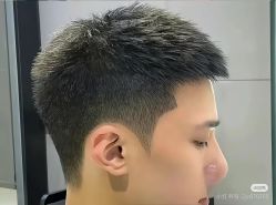 -镁连社·美联社