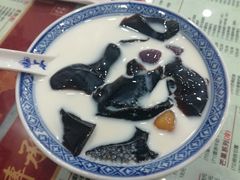 仙草芋圆-赵记传承特色牛奶甜品(泉城广场店)
