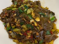 -阿瓦山寨·湘菜现炒·剁椒鱼头王(咸阳总店)