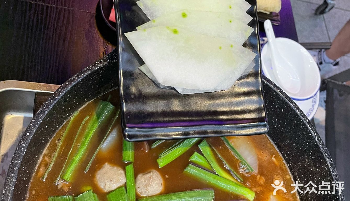 牛腩煲真系好有风味[调皮]