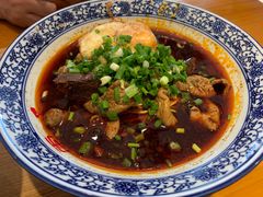 霸王牛肉面-呼啦面馆·头牌豌杂面(爱琴海店)