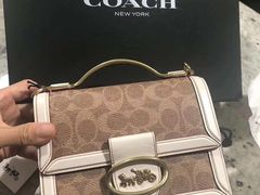 -COACH蔻驰(德基广场店)