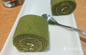 Matcha Roll Cake