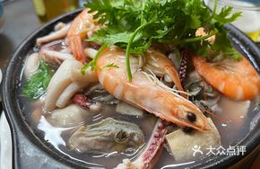 Clam Pot with Seafood