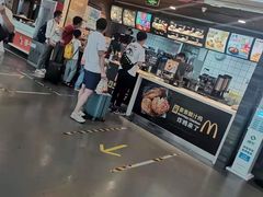 门面-麦当劳(郑州东高铁站店)