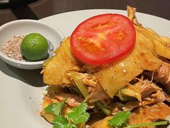 -大头虾越式风味餐厅(光明广场店)