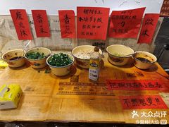 -柳州肥姨妈大骨螺蛳粉(江宁万达店)