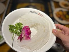 -老牌坊云南鱼豆花火锅(哈西万达店)