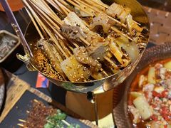 -何师烧烤·香辣蟹·川菜·30年老品牌(太古里旗舰店)