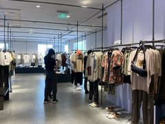 -URBAN REVIVO(欢乐海岸购物中心店)