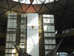 -上海滴水湖皇冠假日酒店