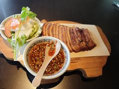 -大头虾越式风味餐厅(光明广场店)