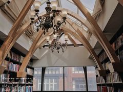 -钟书阁(松江泰晤士小镇店)