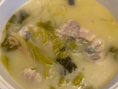 -严记小天府酸菜鱼(西四路店)