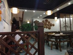 大堂-黄桷树曹家私房菜(江与城店)