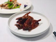 玻璃脆皮乳鸽-北京厨房(西安SKP店)