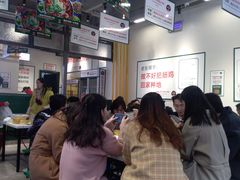 等位区-晓彭肥肠鸡·泡椒鸡火锅(水木天地店)