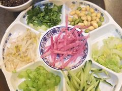 -老北京炸酱面大王.铜锅涮肉(朝阳门店)