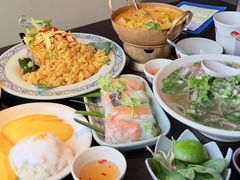-大头虾越式风味餐厅(光明广场店)