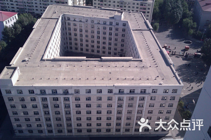黑龙江工程学院俯瞰5公寓 右边是通往四餐的路图片 - 第38张