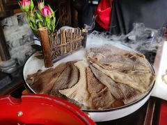 精品鲜毛肚-小龙翻大江文化火锅(宽窄店)