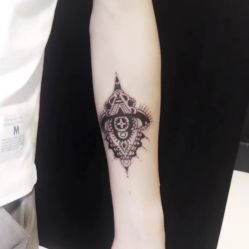 -Black Tattoo Studio