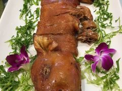 炭烧乳猪-山泉公馆酒家(珠江新城店)