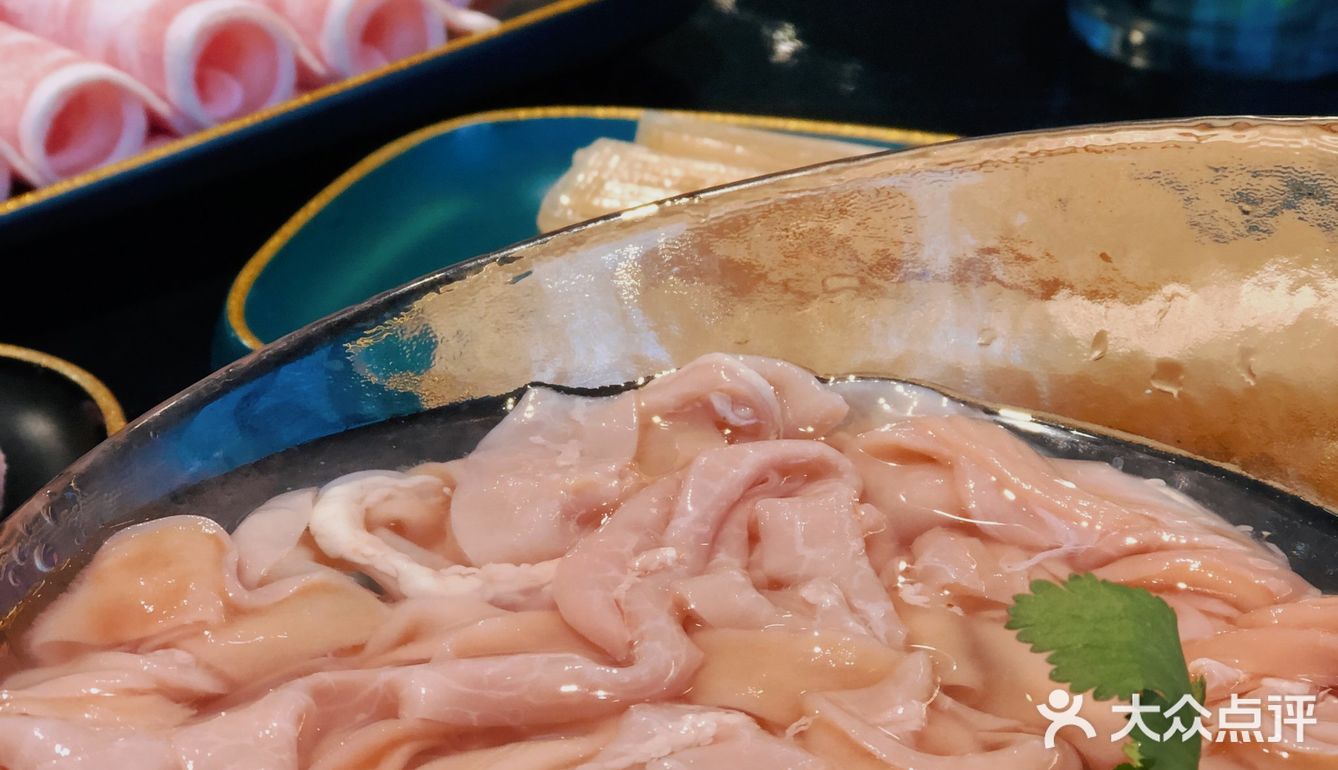 装修精致，最适合约会的重庆火锅[调皮]