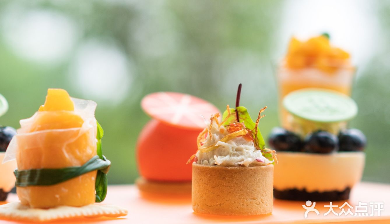 惊艳！星级酒店里的名媛下午茶，竟私藏了整个夏日果园！ 