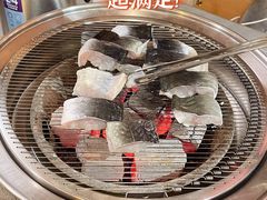 -围炉肉舍•炭烤活鳗•丹东海鲜烤肉(步行街店)