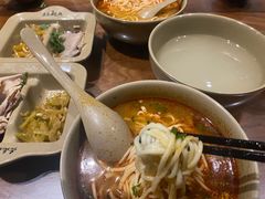 -亮亮面馆(经六路店)