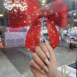 -花岐款式专研健康美甲沙龙