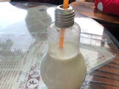 灯泡水牛奶-周大娘牛乳(旧寨古村总店)