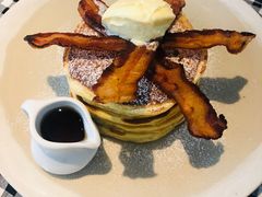 -ROAST coffee & eatery