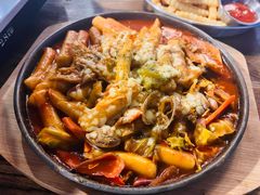 海鲜芝士炒年糕-MI WU FACTORY米屋美食工厂餐厅(绿地店)