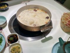 -洪氏嗨捞·猪肚鸡火锅(阳光天地店)