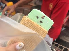 -詹爷爷乌节路街头冰淇淋