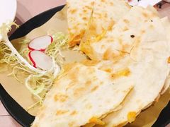 培根虾仁凯撒迪亚芝士饼-遇见西木美式餐厅(体育路店)