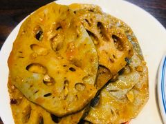 -爆炸头阿姨小四川正宗川味小吃(无任何分店)