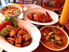 -J Daeng Seafood