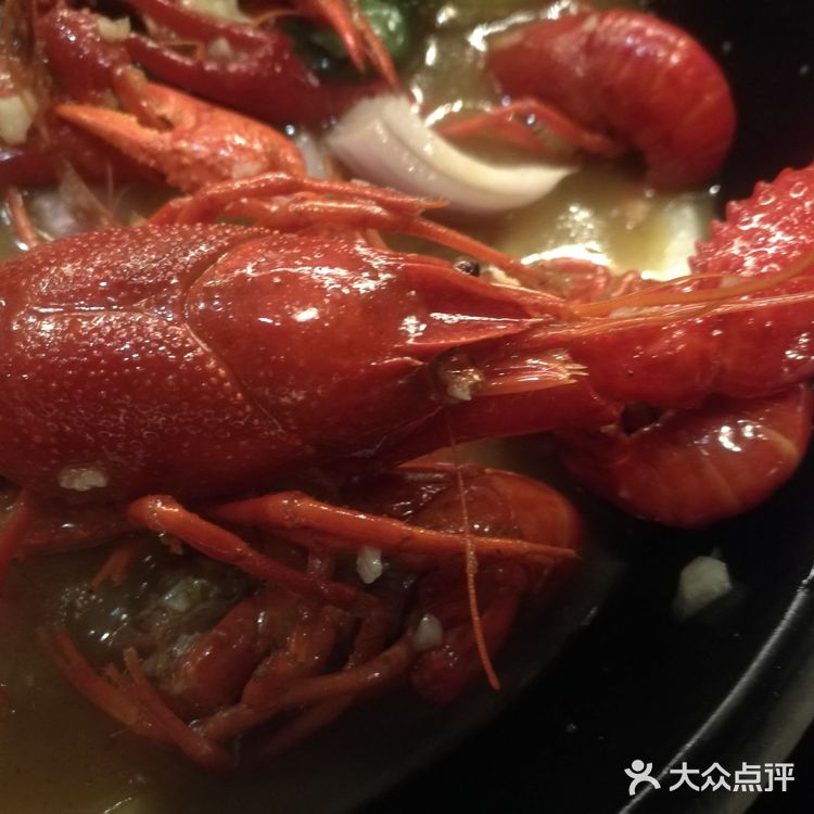 今天带老妈儿子去了万达广场的这家店，因为团了套餐还不