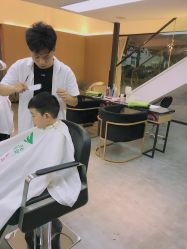 -诗悦发型烫染SALON