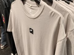 -NIKE上海青浦换季优惠店