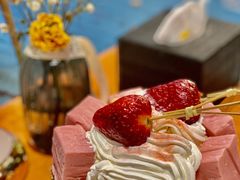 草莓多多奶冰刨冰-大象厨房(重庆道店)