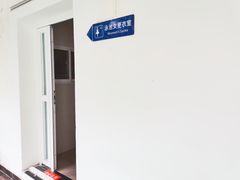 泳池女更衣室-沈坚强游泳俱乐部(长征分部)