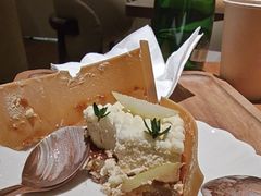 -VERIE BAKEHOUSE