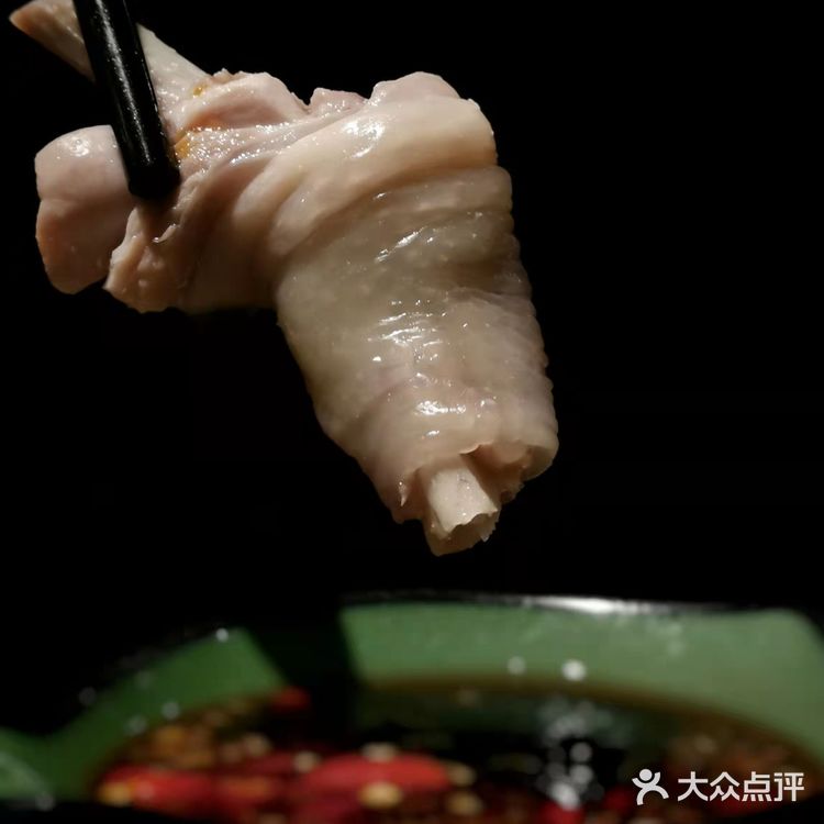 顺着时光的烙印 来到天河北这家椰子鸡老店